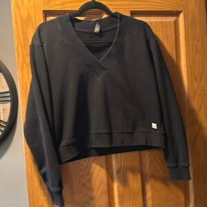 Vuori Sedona V-Neck sweatshirt EUC XS